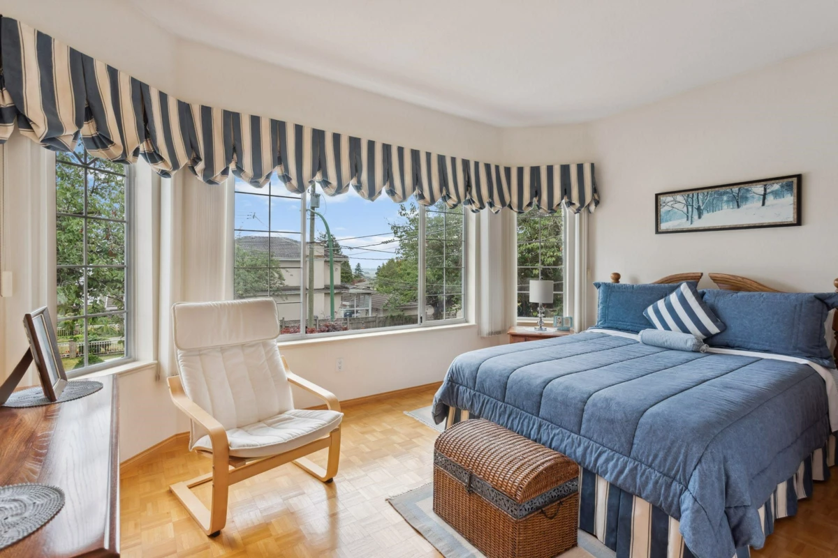 Office / Den Photo of 5889 Neville Street, Burnaby, BC