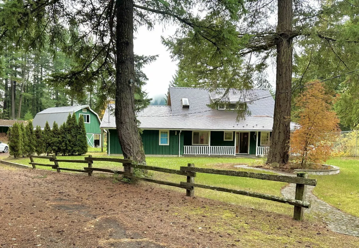 Exterior Front Photo of 50585 Slanzi Road, Boston Bar / Lytton, BC