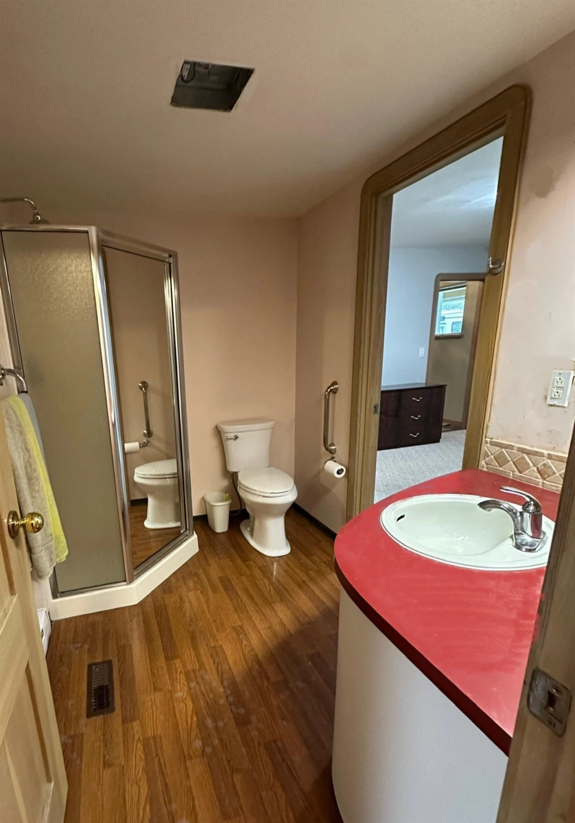 Guest Bathroom Photo of 50585 Slanzi Road, Boston Bar / Lytton, BC