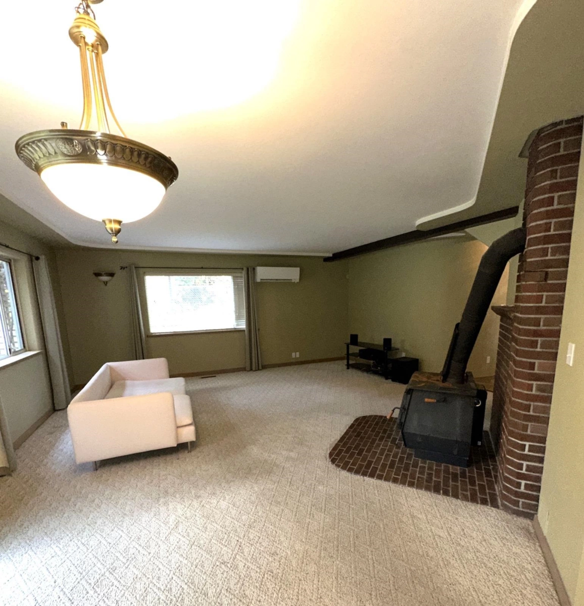 Kitchen Island Photo of 50585 Slanzi Road, Boston Bar / Lytton, BC