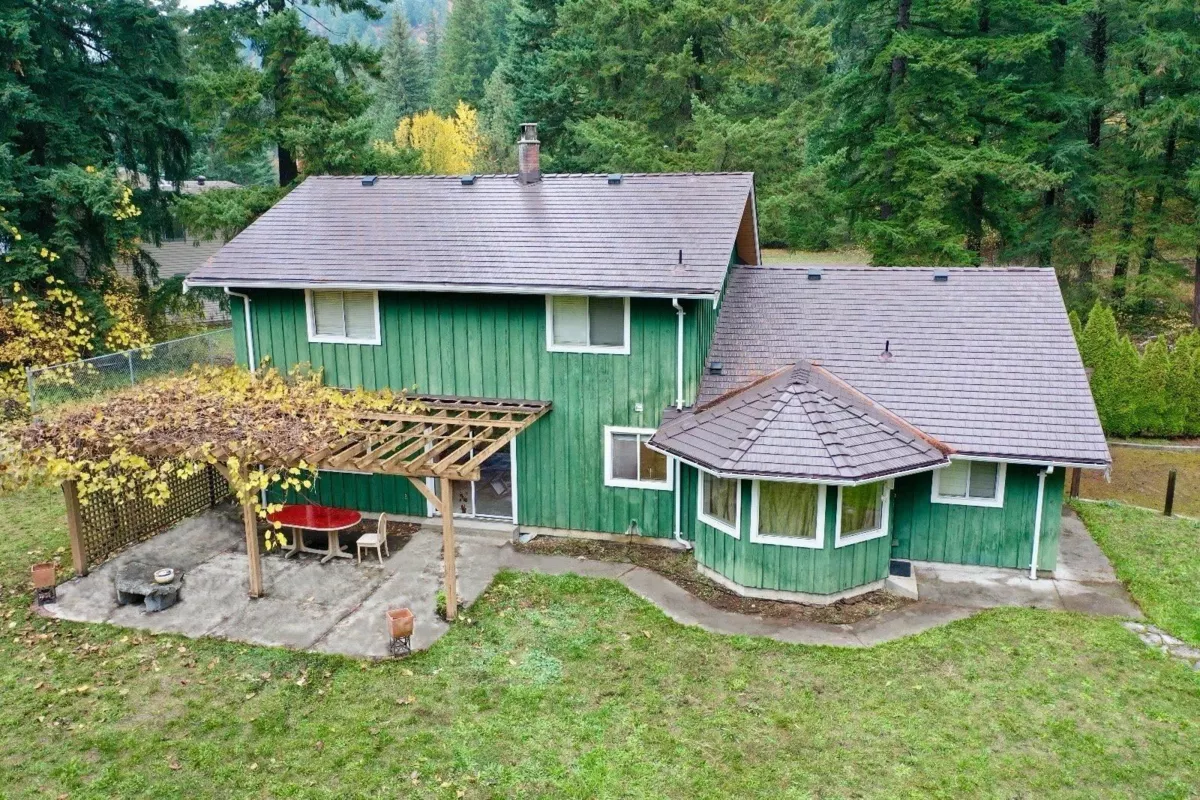 Office / Den Photo of 50585 Slanzi Road, Boston Bar / Lytton, BC