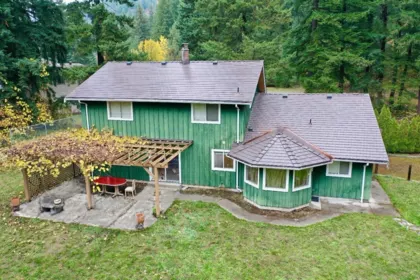 Office / Den Photo of 50585 Slanzi Road, Boston Bar / Lytton, BC