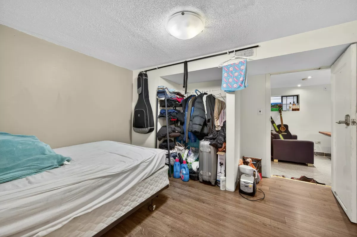 Garden / Landscaping Photo of 3838 Inverness Street, Vancouver, BC