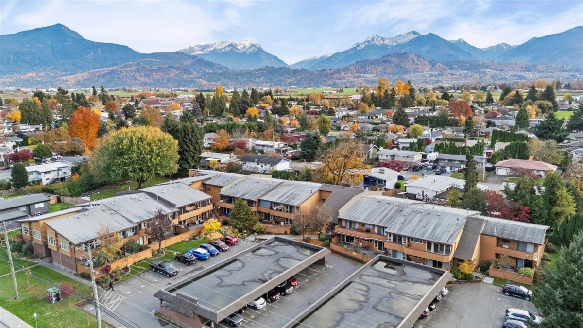 Front Yard Photo of 209 46210 Chilliwack Central Road, Chilliwack, BC