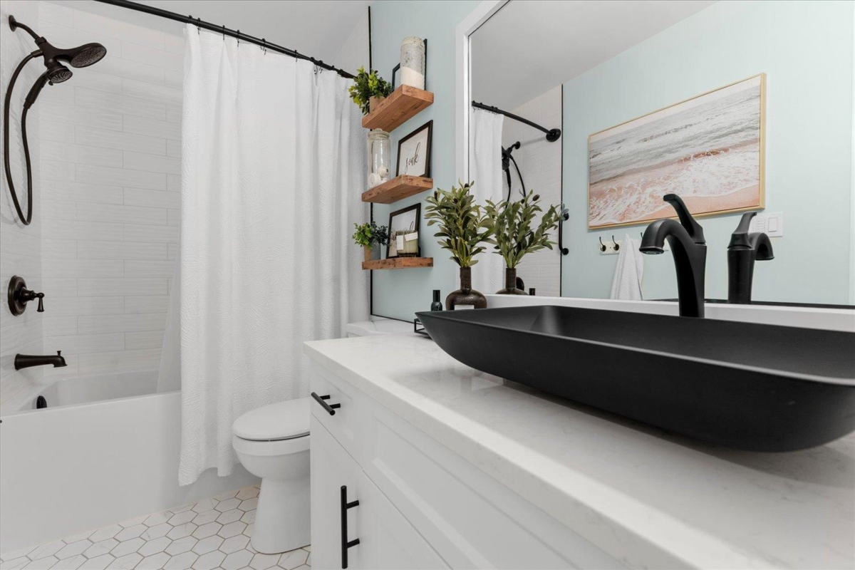 Garage Interior Photo of 209 46210 Chilliwack Central Road, Chilliwack, BC