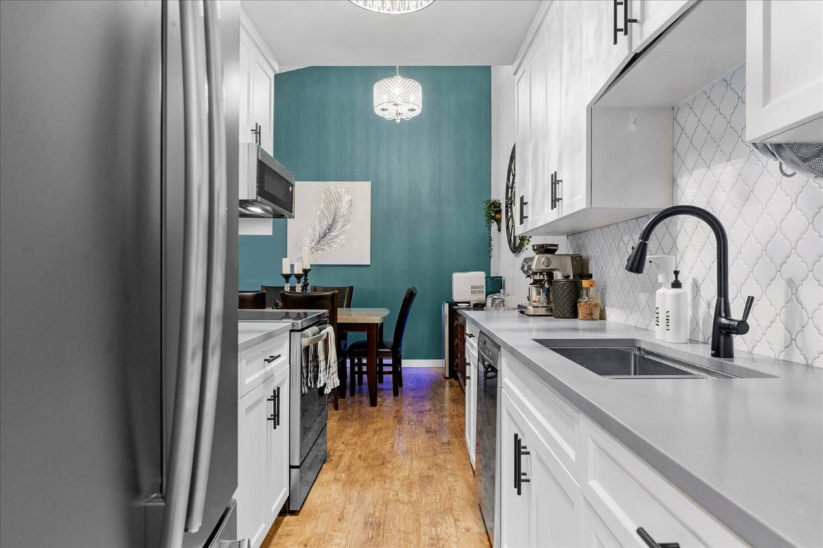 Kitchen Photo of 209 46210 Chilliwack Central Road, Chilliwack, BC