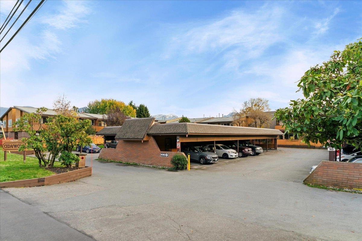 Outdoor Deck Photo of 209 46210 Chilliwack Central Road, Chilliwack, BC