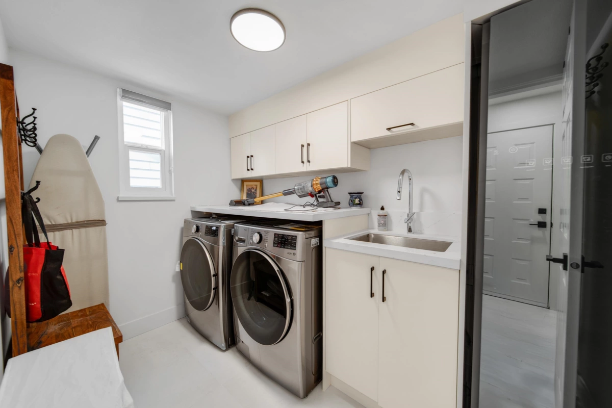 Guest Bathroom Photo of 22683 Fraserbank Crescent, Richmond, BC