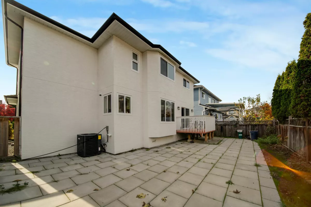 Hot Tub / Spa Photo of 22683 Fraserbank Crescent, Richmond, BC