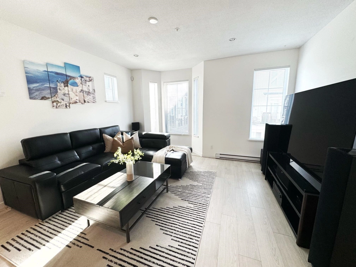 Breakfast Nook Photo of 8 2560 Pitt River Road, Port Coquitlam, BC