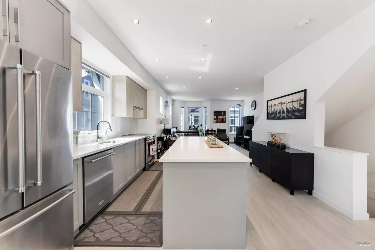 Kitchen Photo of 8 2560 Pitt River Road, Port Coquitlam, BC