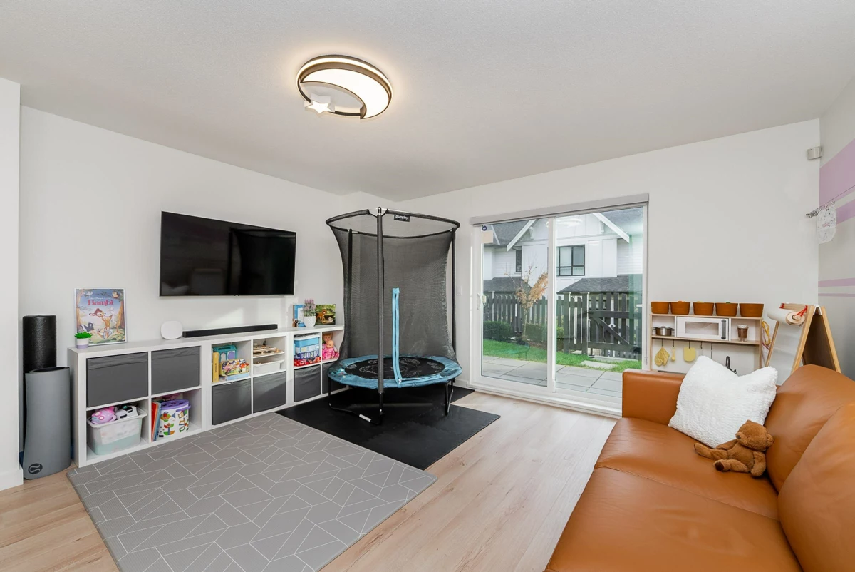 Hallway Photo of 59 3500 Burke Village Promenade, Coquitlam, BC