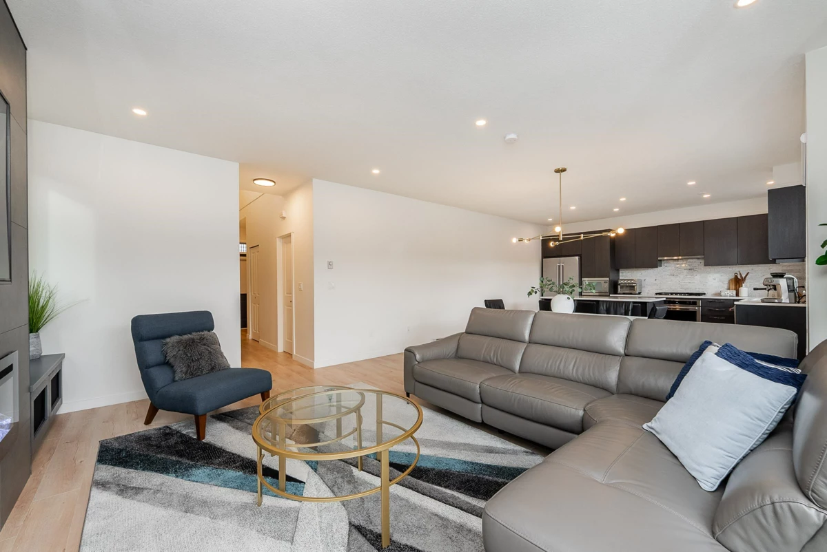 Kitchen Island Photo of 59 3500 Burke Village Promenade, Coquitlam, BC