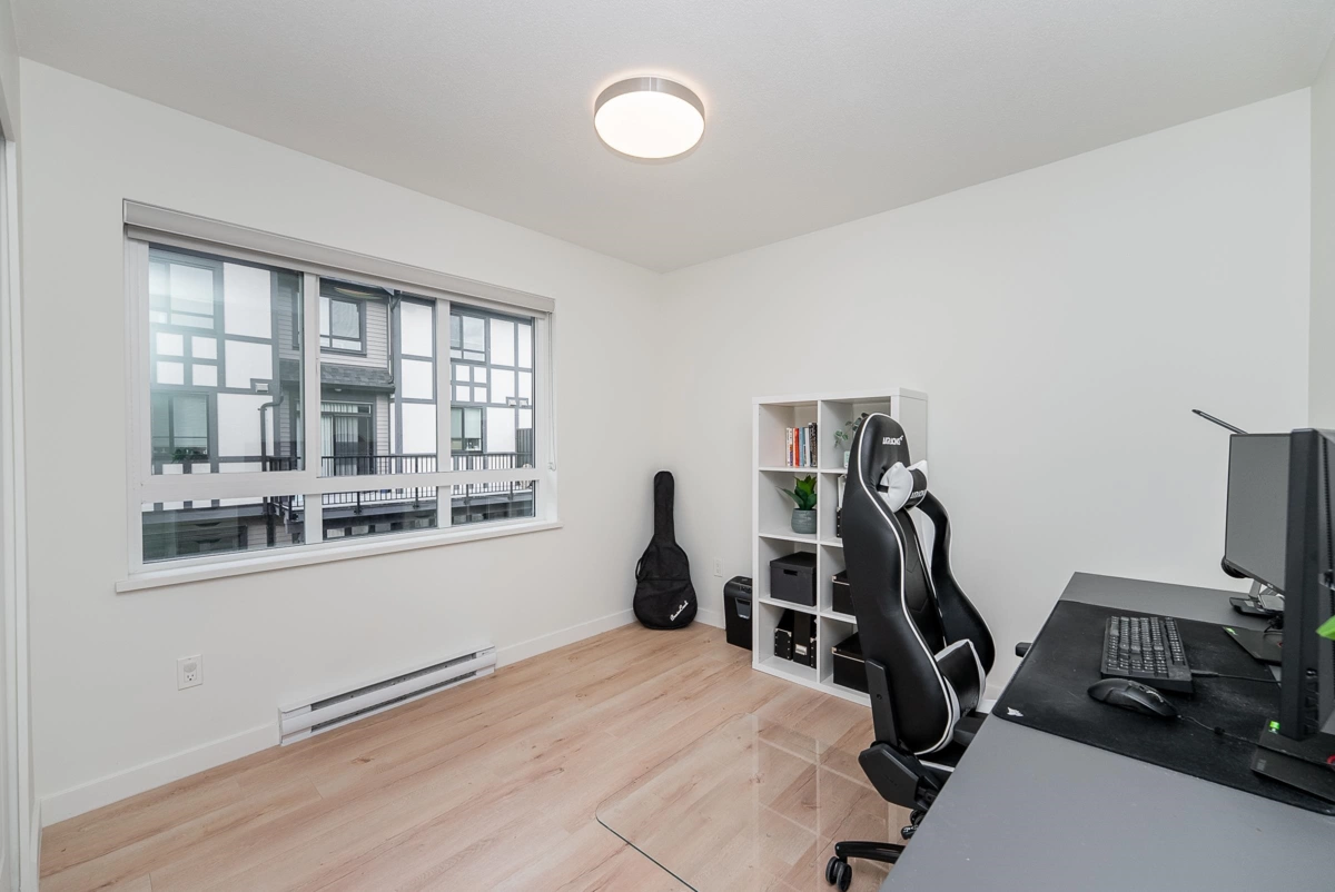 Loft / Bonus Room Photo of 59 3500 Burke Village Promenade, Coquitlam, BC