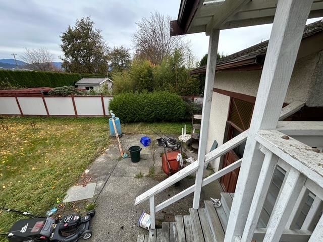 Guest Bathroom Photo of 6577 Fern Street, Chilliwack, BC