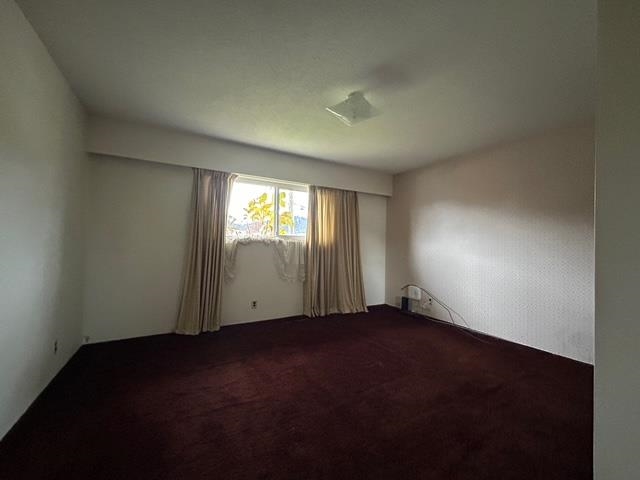 Kitchen Photo of 6577 Fern Street, Chilliwack, BC