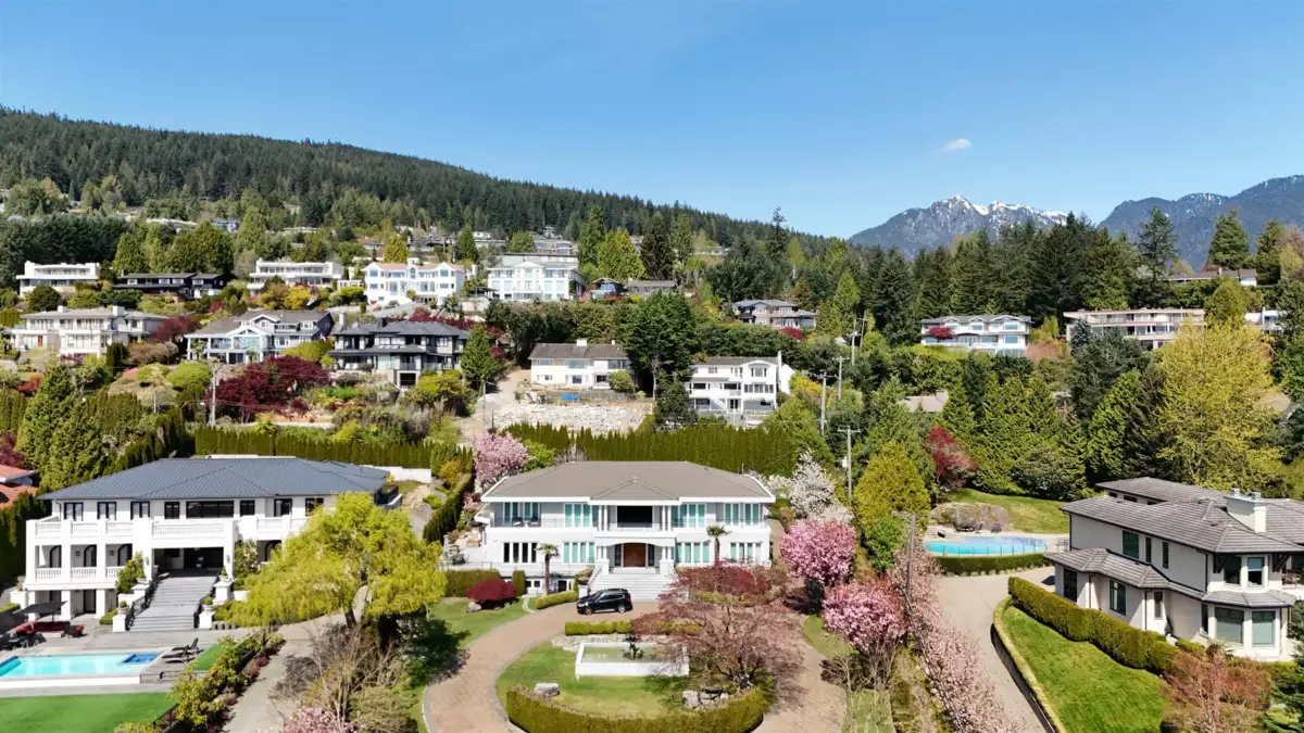 Bedroom 2 Photo of 910 Fairmile Road, West Vancouver, BC
