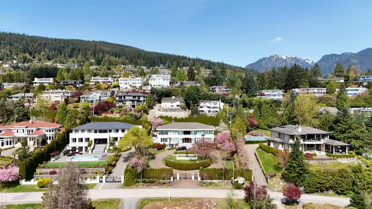 Bedroom 3 Photo of 910 Fairmile Road, West Vancouver, BC