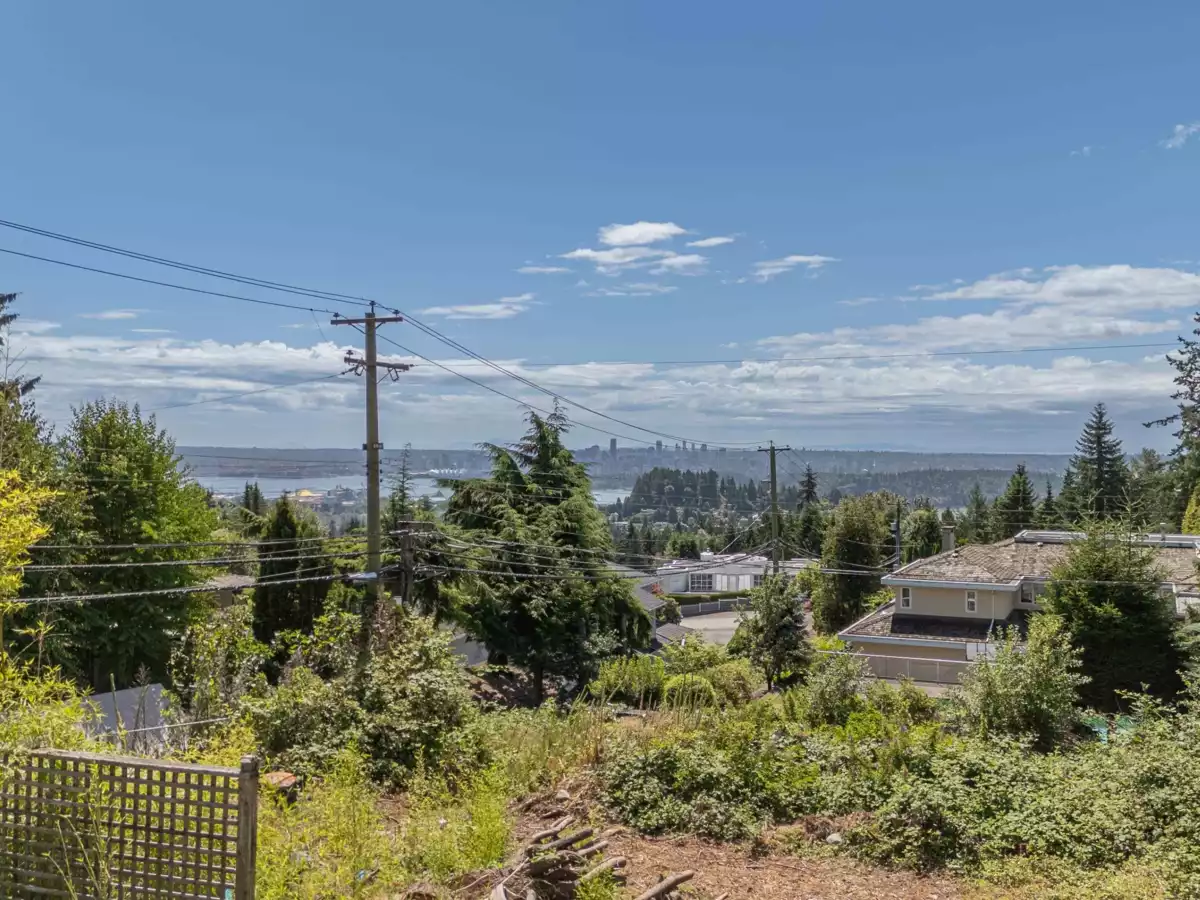Living Room Photo of 910 Fairmile Road, West Vancouver, BC