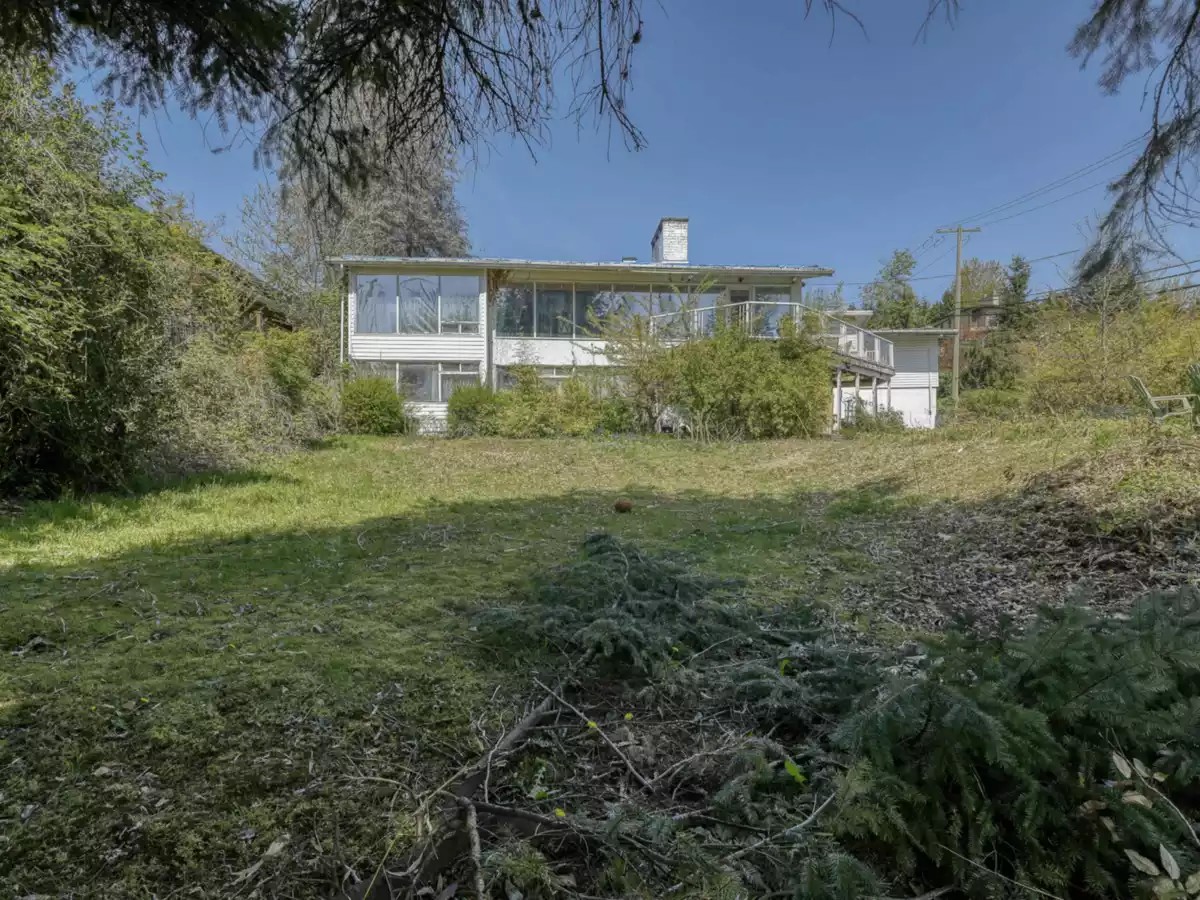 Outdoor Patio Photo of 910 Fairmile Road, West Vancouver, BC