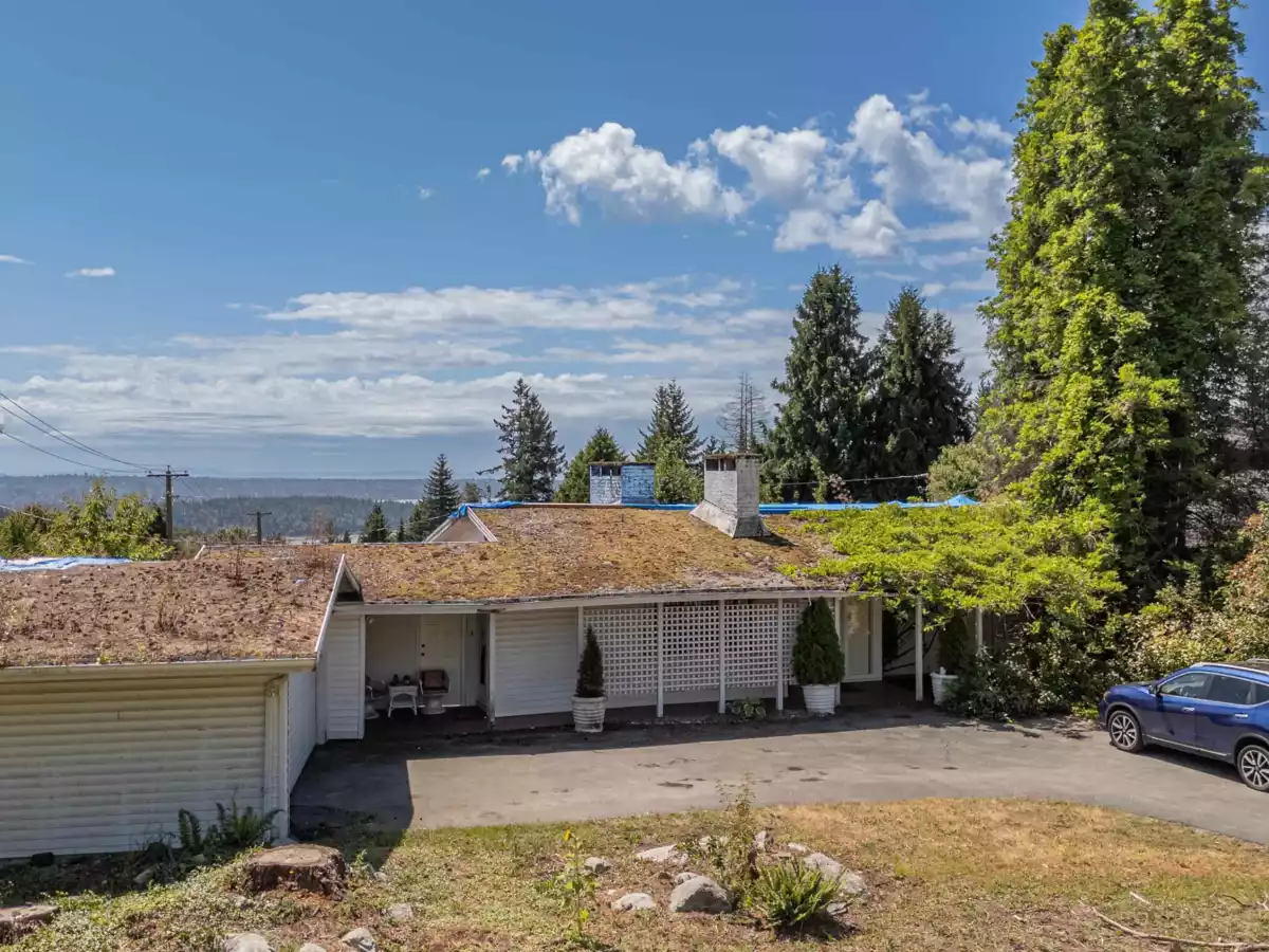 Primary Bedroom Photo of 910 Fairmile Road, West Vancouver, BC