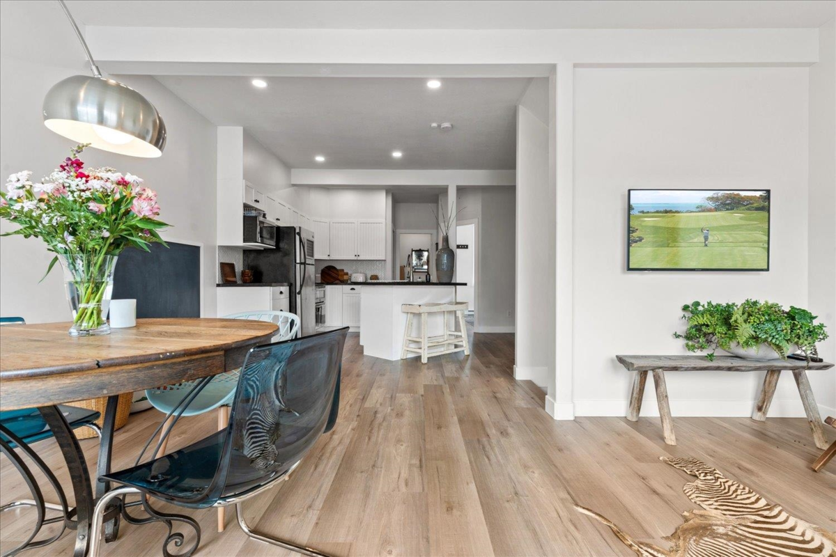 Breakfast Nook Photo of 1 1802 Heath Road, Agassiz, BC