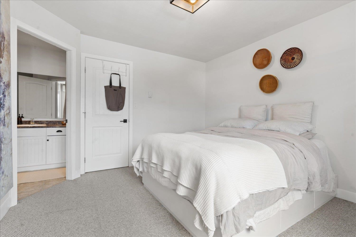 Garage Interior Photo of 1 1802 Heath Road, Agassiz, BC