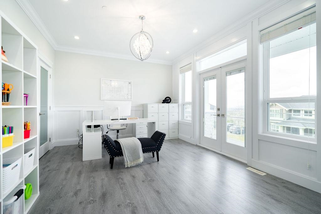 Walk-In Closet Photo of 25540 Godwin Drive, Maple Ridge, BC