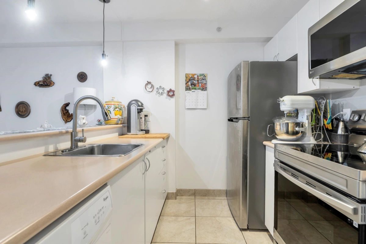 Family Room Photo of 311 528 Rochester Avenue, Coquitlam, BC