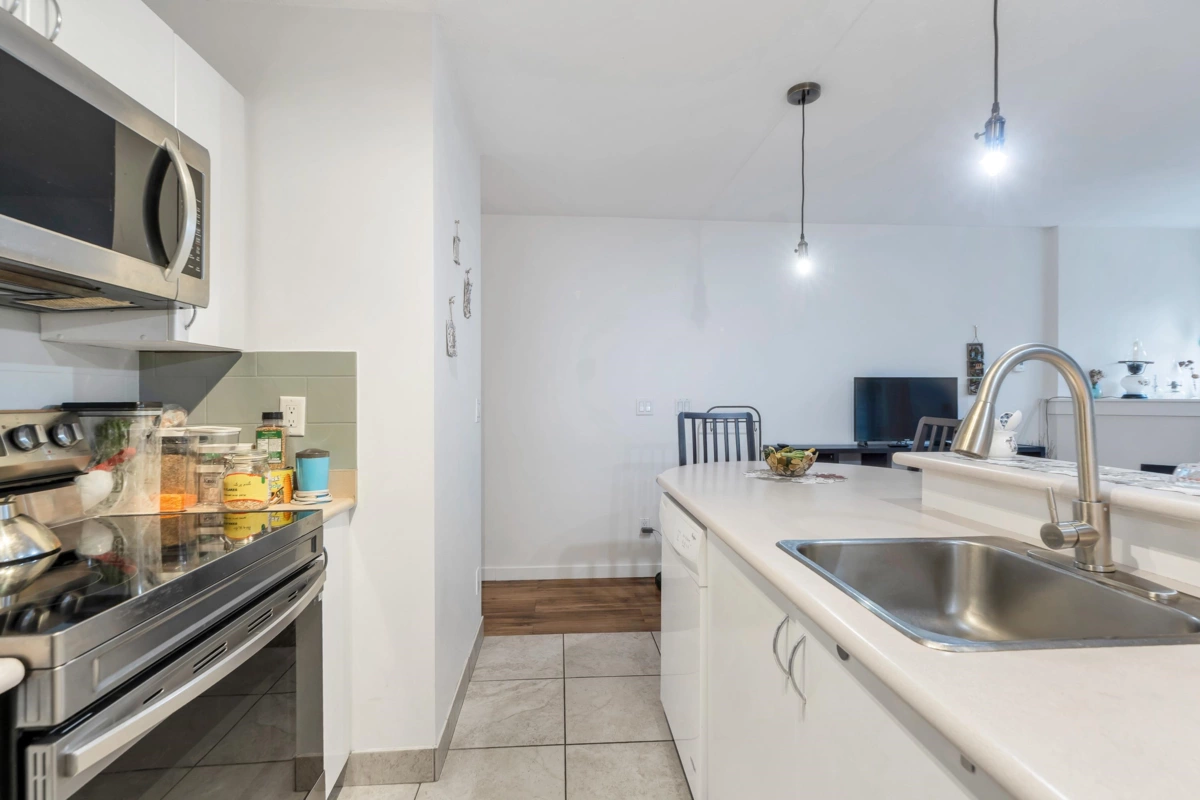 Kitchen Photo of 311 528 Rochester Avenue, Coquitlam, BC