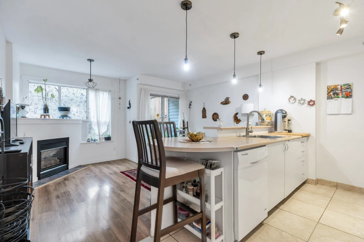 Living Room Photo of 311 528 Rochester Avenue, Coquitlam, BC