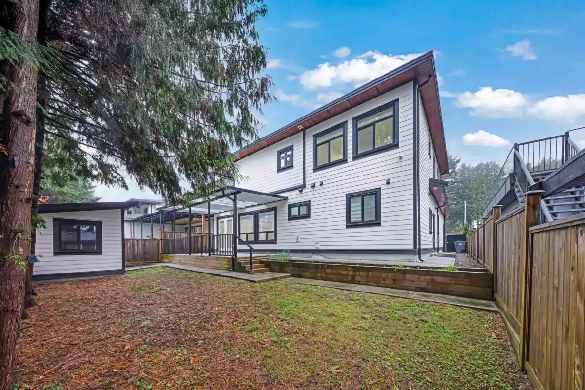 Dining Area Photo of 8665 154a Street, Surrey, BC