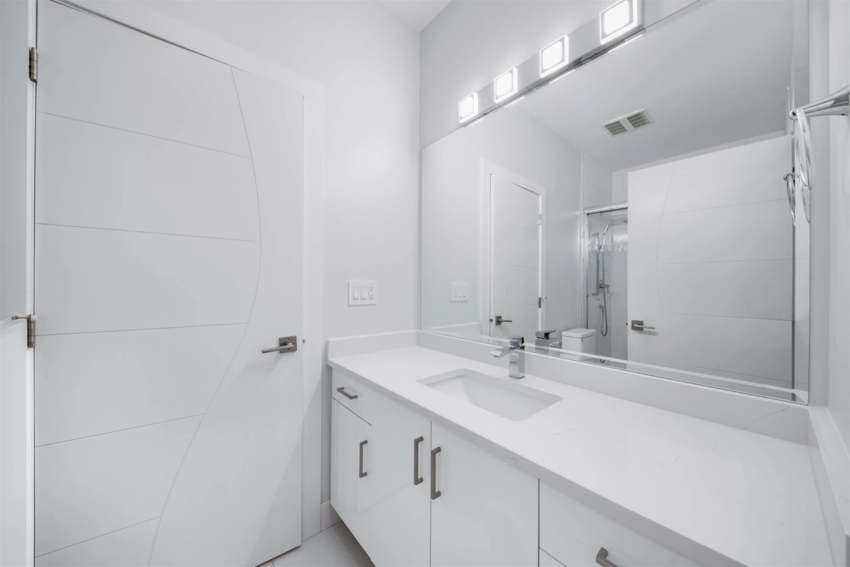 Hot Tub / Spa Photo of 8665 154a Street, Surrey, BC