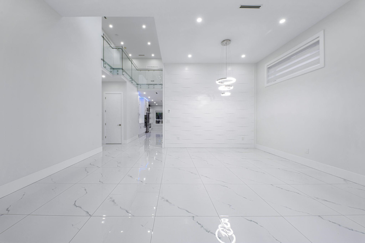 Laundry Room Photo of 8665 154a Street, Surrey, BC