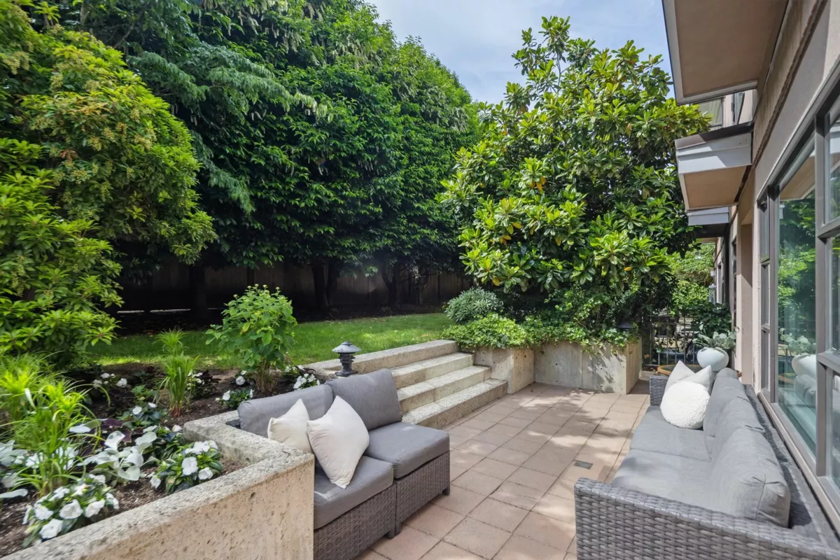 Family Room Photo of 104 2119 Yew Street, Vancouver, BC