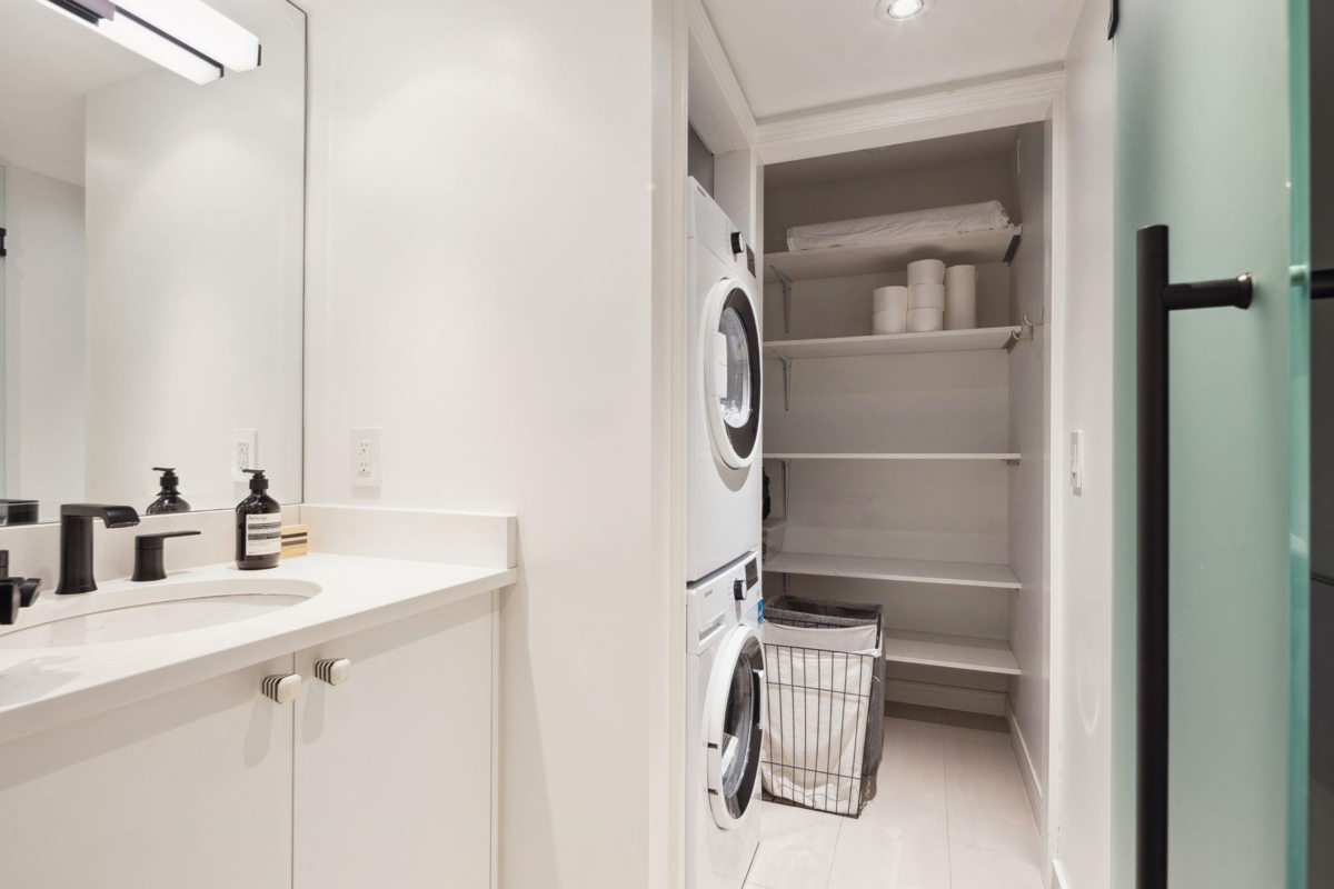 Outdoor Deck Photo of 104 2119 Yew Street, Vancouver, BC