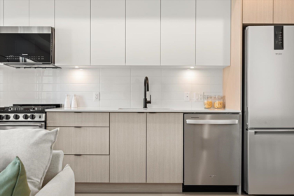 Kitchen Island Photo of 204 2277 Hawthorne Avenue, Port Coquitlam, BC