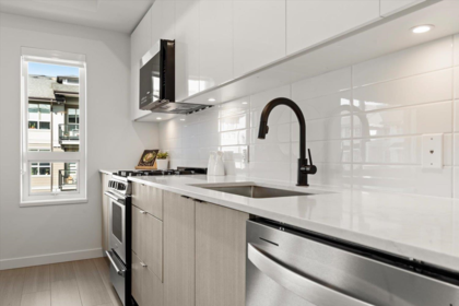 Kitchen Photo of 204 2277 Hawthorne Avenue, Port Coquitlam, BC