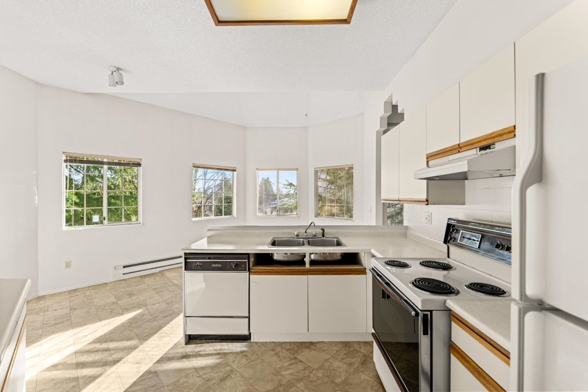 Breakfast Nook Photo of 204 7671 Abercrombie Drive, Richmond, BC