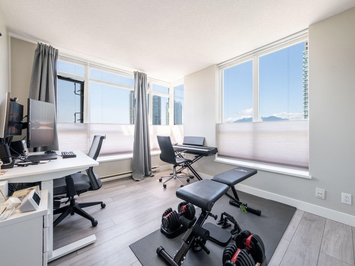 Pantry Photo of 1005 2088 Madison Avenue, Burnaby, BC