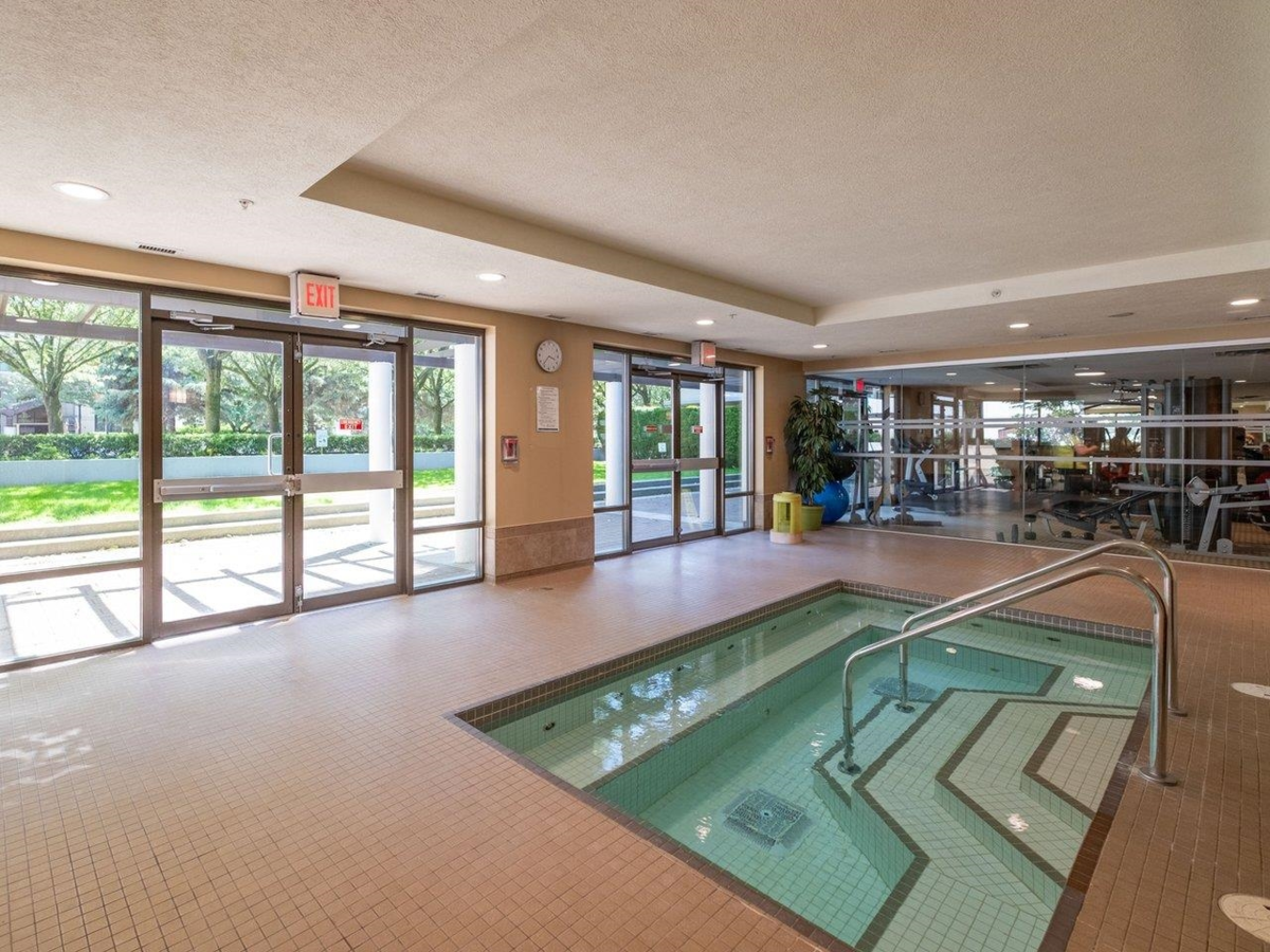 Primary Bathroom Photo of 1005 2088 Madison Avenue, Burnaby, BC