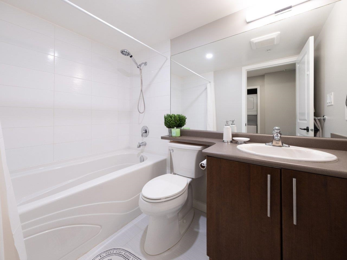 Primary Bedroom Photo of 1005 2088 Madison Avenue, Burnaby, BC