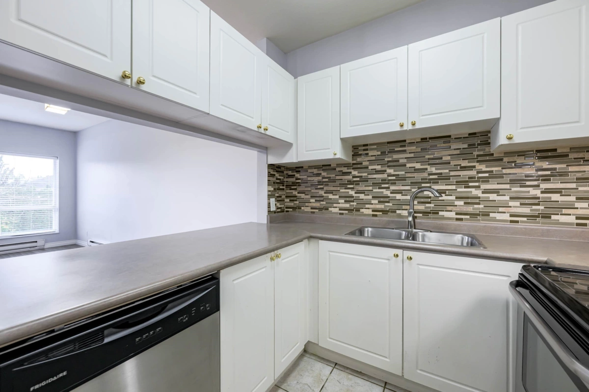 Basement Recreation Room Photo of 201 19897 56 Avenue, Langley, BC