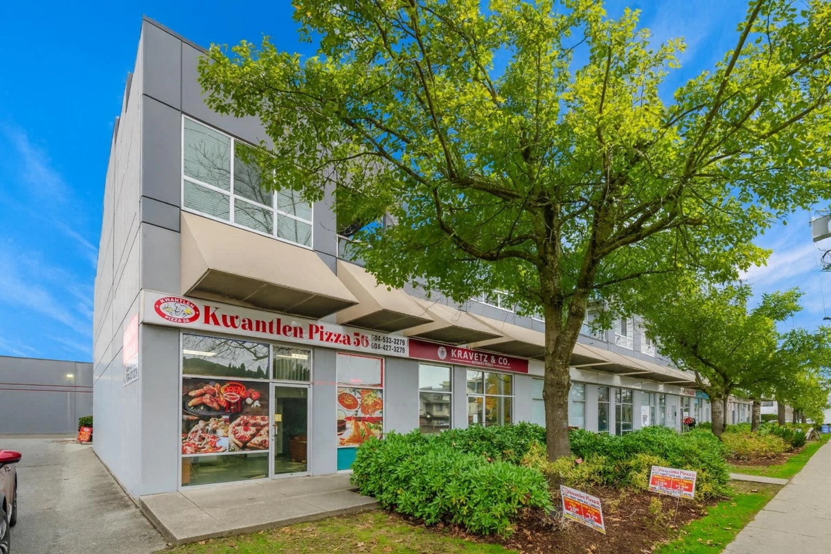 Outdoor Kitchen Photo of 201 19897 56 Avenue, Langley, BC