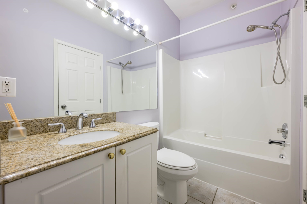 Outdoor Patio Photo of 201 19897 56 Avenue, Langley, BC