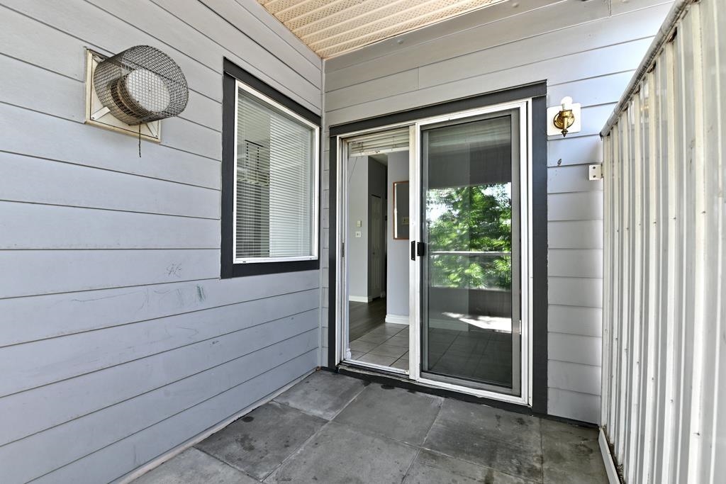 Primary Bedroom Photo of 201 19897 56 Avenue, Langley, BC