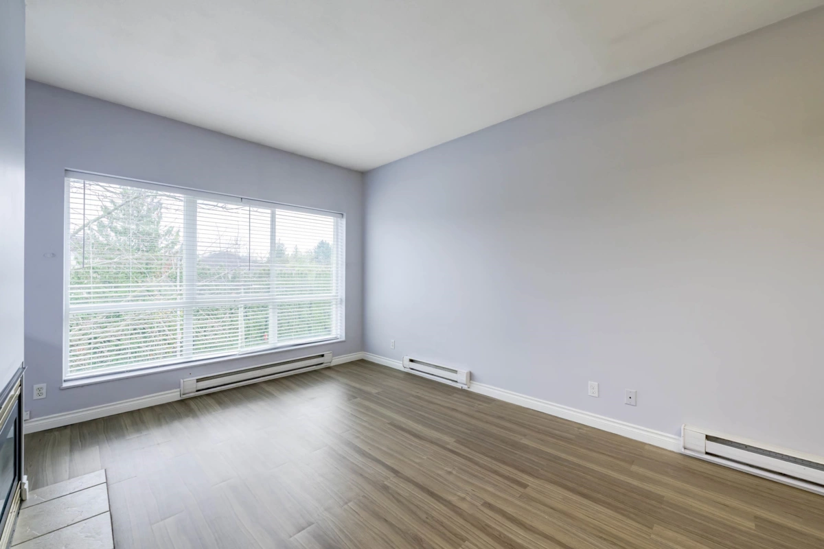 Walk-In Closet Photo of 201 19897 56 Avenue, Langley, BC