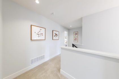 Entry Foyer Photo of 16586 21 Avenue, Surrey, BC
