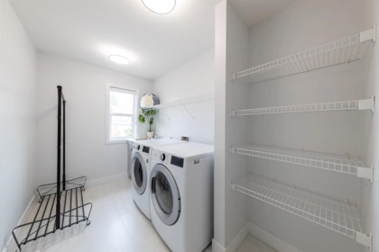 Mudroom Photo of 16586 21 Avenue, Surrey, BC