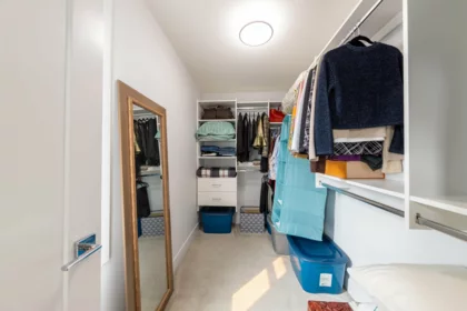 Powder Room Photo of 16586 21 Avenue, Surrey, BC